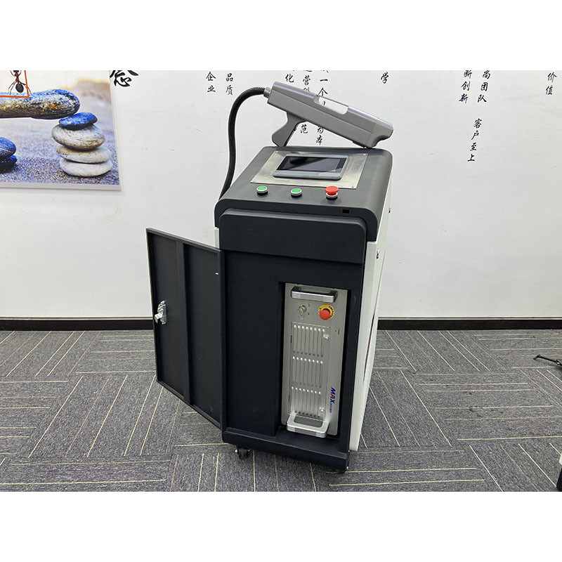 BCX Laser Descaling Machine , 1KW Handheld Laser Cleaner Movable